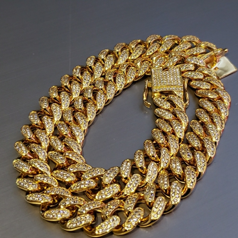Iced Out Cuban Link choker chain